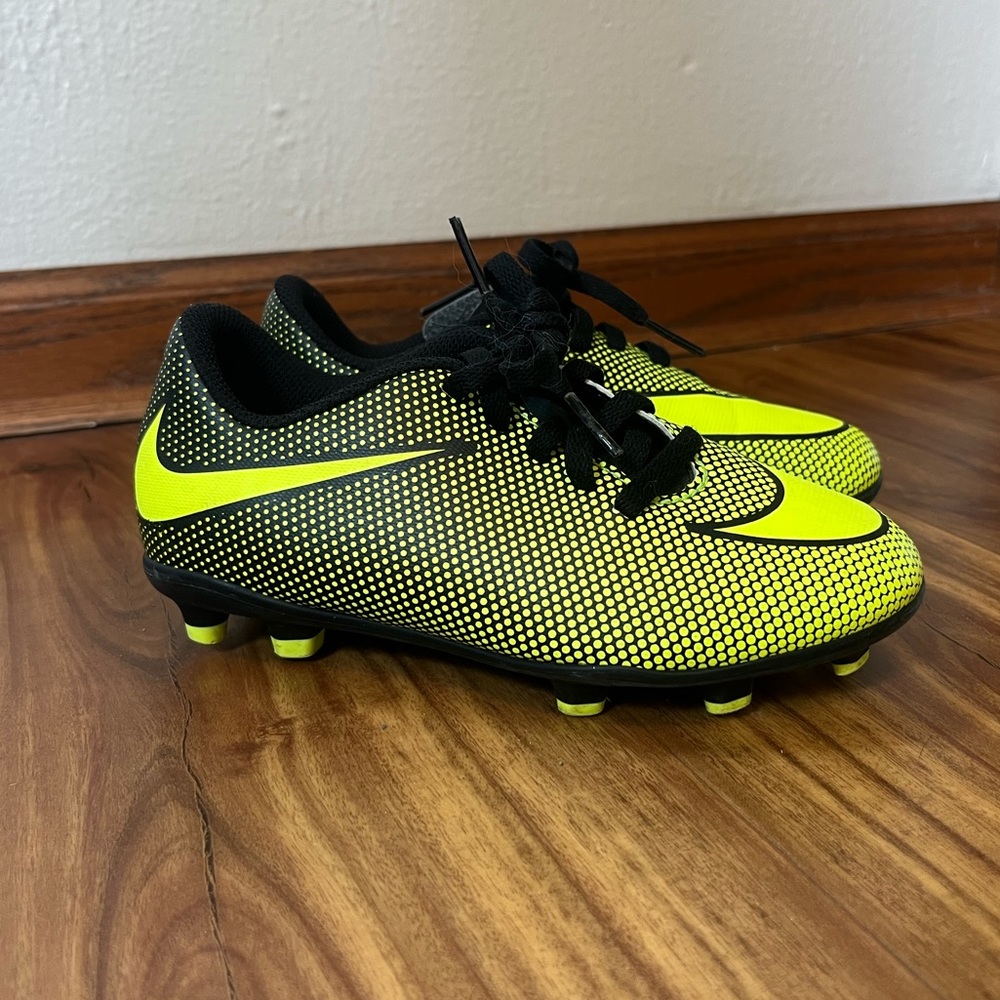 Soccer cleats size 12